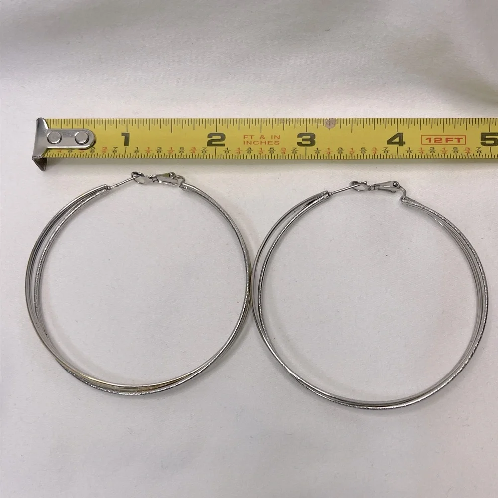 Elegant Hoop Earrings Silver and Gold